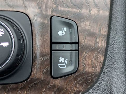 Used 2023 GMC Acadia Denali w/ Black Diamond Edition image 37