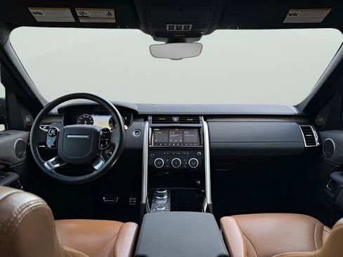 Used 2019 Land Rover Discovery HSE image 13