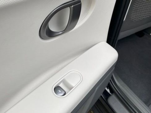 Used 2025 Hyundai Ioniq 5 SE image 18