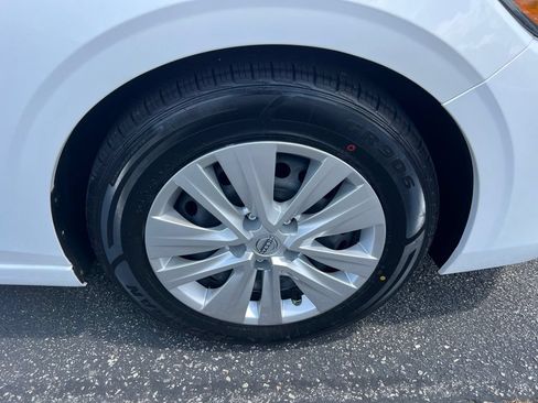 Used 2024 Nissan Sentra S FWD image 16