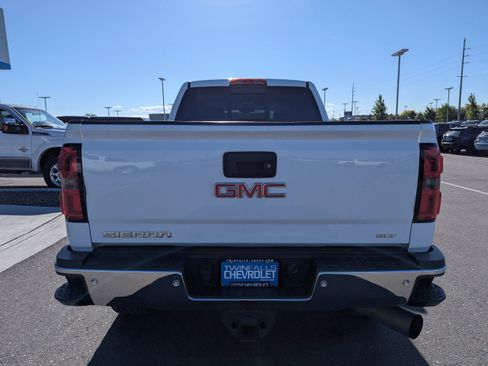 Used 2016 GMC Sierra 2500 SLT w/ Duramax Plus Package AWD/4WD image 32