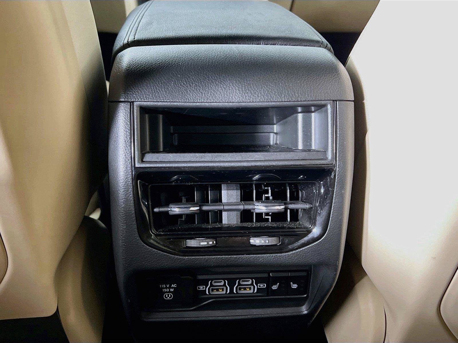 Used 2025 Jeep Grand Cherokee Limited AWD/4WD image 27