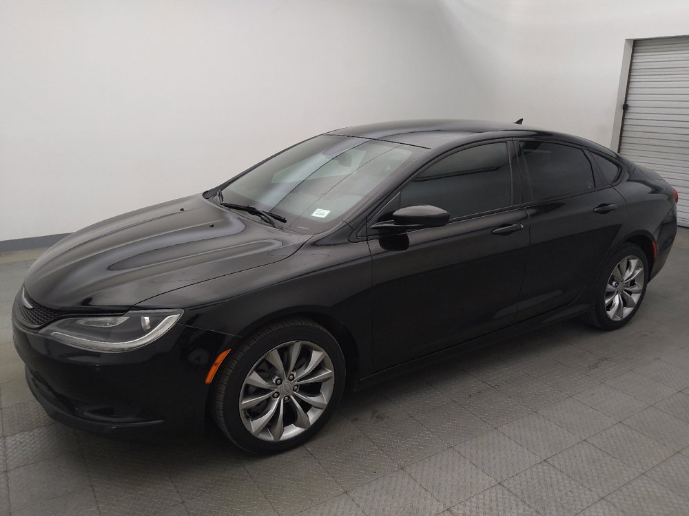 Used 2016 Chrysler 200 S w/ Navigation & Sound Group I AWD/4WD image 2