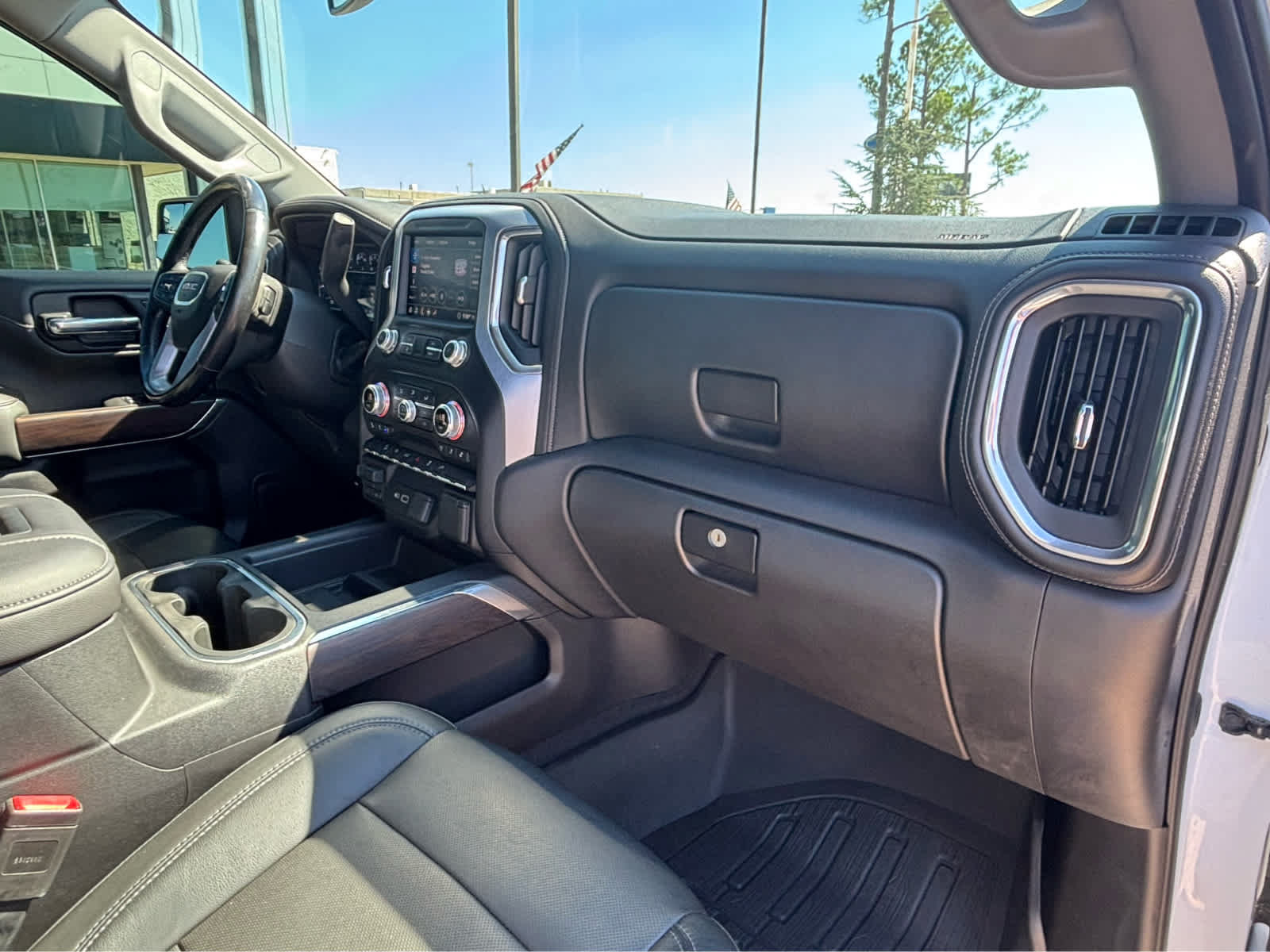 Used 2020 GMC Sierra 1500 SLT AWD/4WD image 11