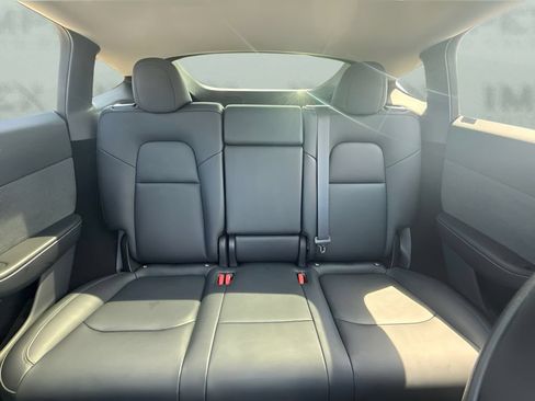 Used 2023 Tesla Model Y Long Range AWD/4WD image 11