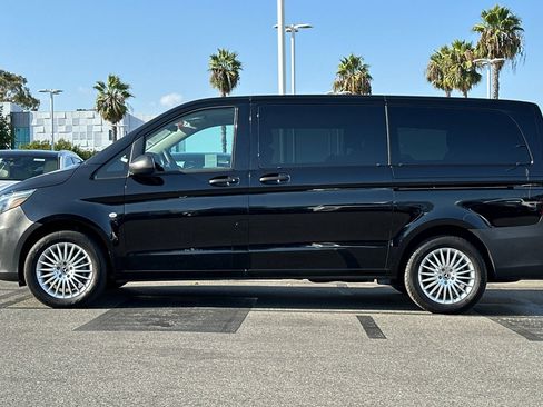 Used 2023 Mercedes-Benz Metris Passenger image 7