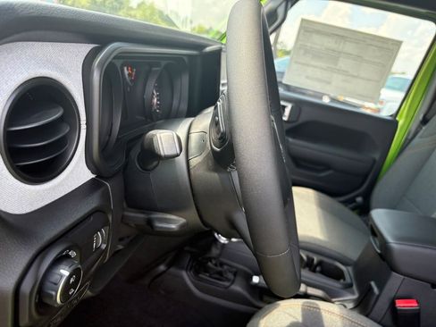 New 2025 Jeep Gladiator Sport image 14