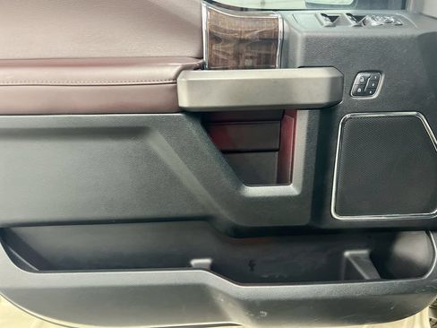 Used 2017 Ford F150 Platinum w/ Equipment Group 701A Luxury AWD/4WD image 22