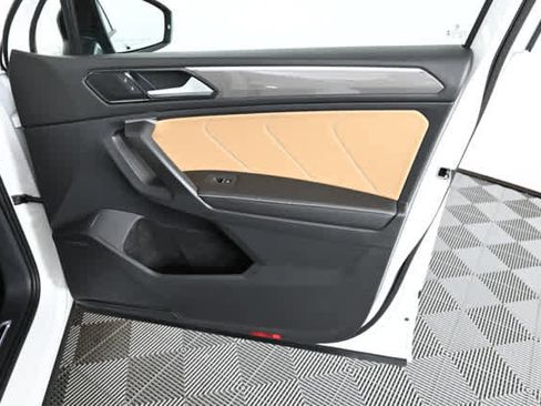 Used 2024 Volkswagen Tiguan SE R-Line image 12