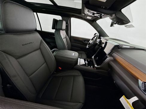 New 2026 GMC Yukon XL Denali w/ Denali Reserve Package image 26