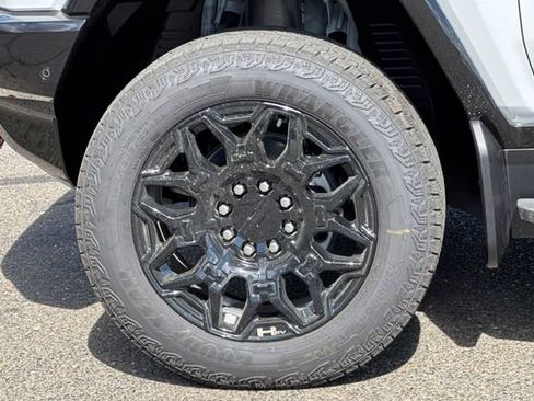 New 2026 GMC Hummer EV SUV w/ LPO, Sport Package image 32