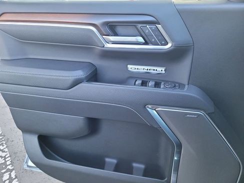 Used 2025 GMC Sierra 1500 Denali image 14