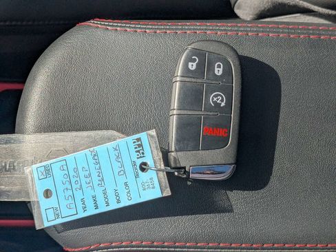 Used 2020 Jeep Renegade Trailhawk w/ Premium Leather Group AWD/4WD image 33