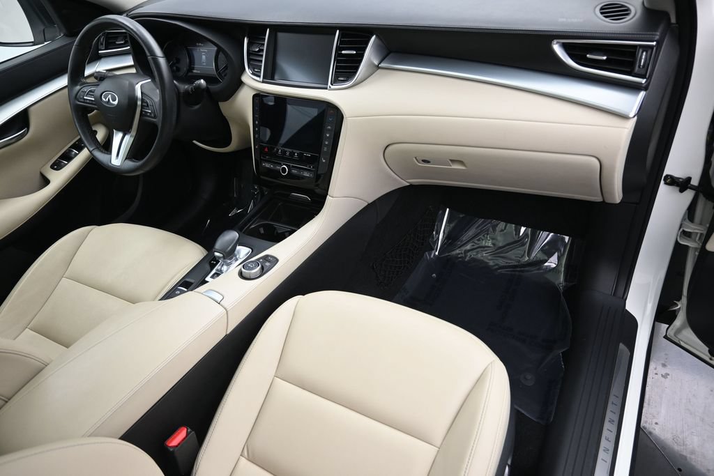 Used 2019 INFINITI QX50 Luxe w/ Navigation Package AWD/4WD image 31