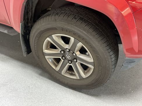 Used 2017 Toyota Tacoma Limited image 6