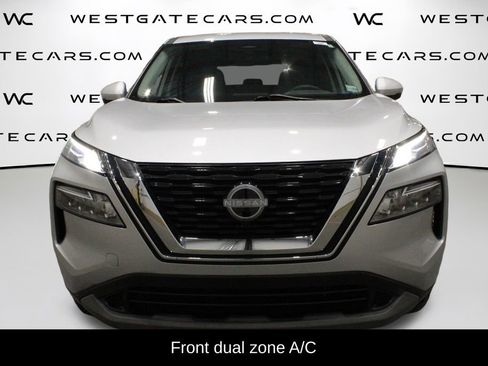 Used 2022 Nissan Rogue SV image 4