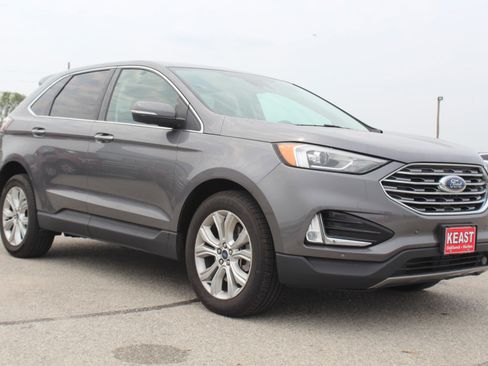 Used 2022 Ford Edge Titanium AWD/4WD image 3