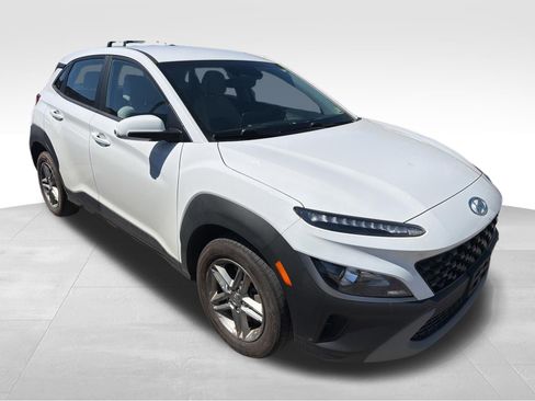 Used 2023 Hyundai Kona SE AWD/4WD image 2
