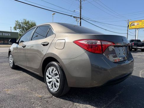 Used 2017 Toyota Corolla LE FWD image 7