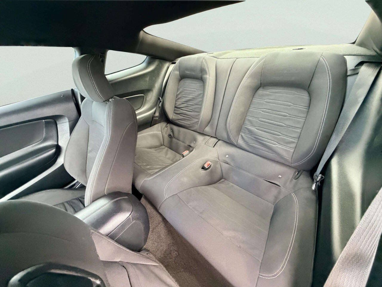 Used 2017 Ford Mustang GT RWD image 19