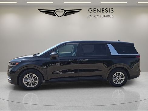 Used 2024 Kia Carnival LX FWD image 2