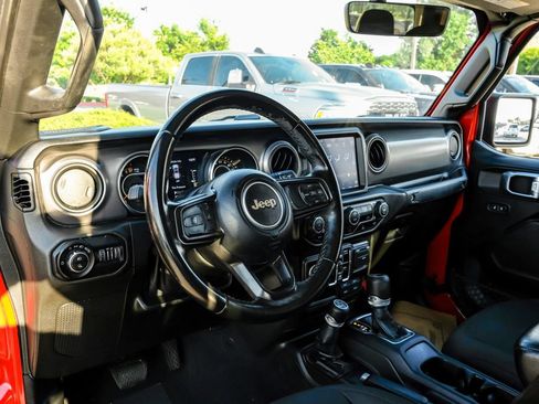 Used 2021 Jeep Gladiator Sport AWD/4WD image 11