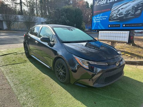 Used 2020 Toyota Corolla LE image 1