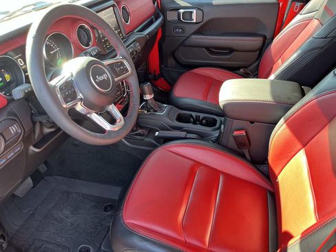 Used 2023 Jeep Wrangler Unlimited Rubicon 4xe AWD/4WD image 27