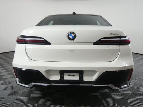 Certified 2025 BMW 740i image 4