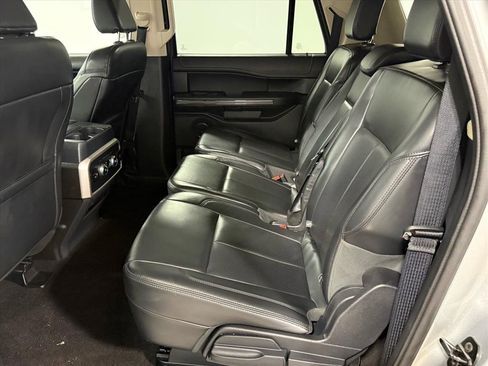 Used 2023 Ford Expedition Max XLT image 15