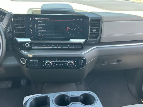 Certified 2025 GMC Sierra 1500 SLT AWD/4WD image 16