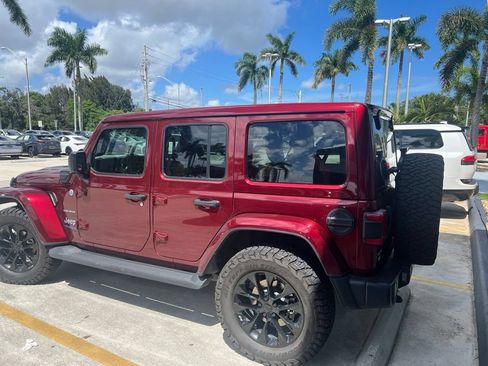 Used 2021 Jeep Wrangler Unlimited Sahara w/ Cold Weather Group AWD/4WD image 13