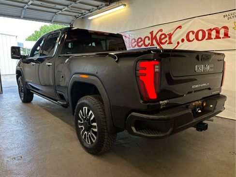 New 2025 GMC Sierra 2500 Denali Ultimate image 13