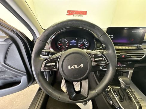 Used 2023 Kia Seltos EX image 17