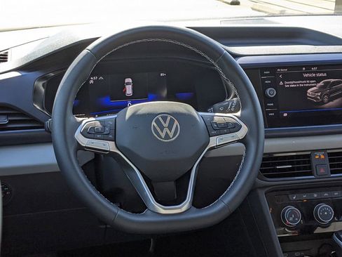 Used 2023 Volkswagen Taos SE AWD/4WD image 13
