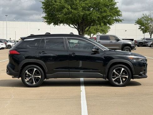 Used 2024 Toyota Corolla Cross XSE w/ Convenience Package image 3