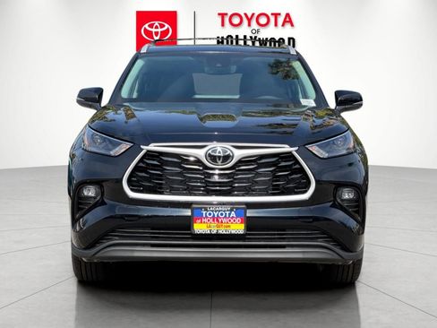 New 2026 Toyota Highlander XLE image 8