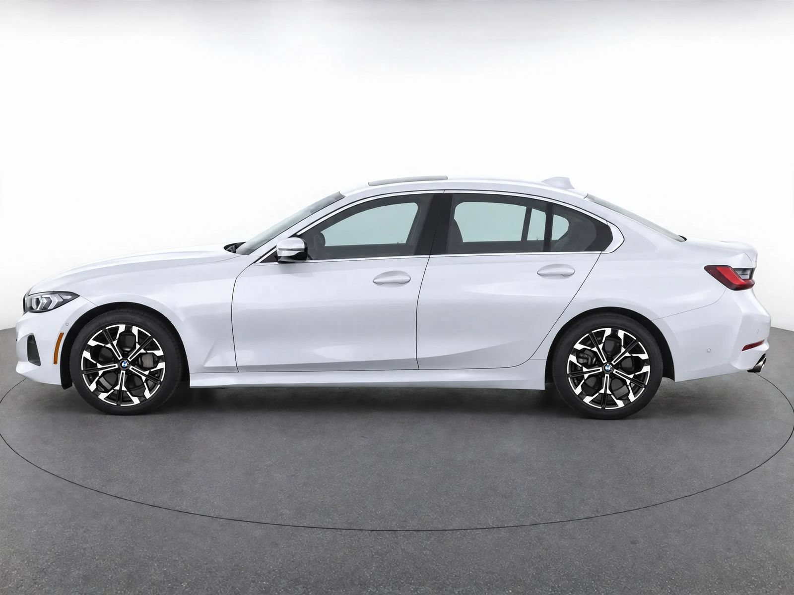 Used 2026 BMW 330i Sedan RWD image 3