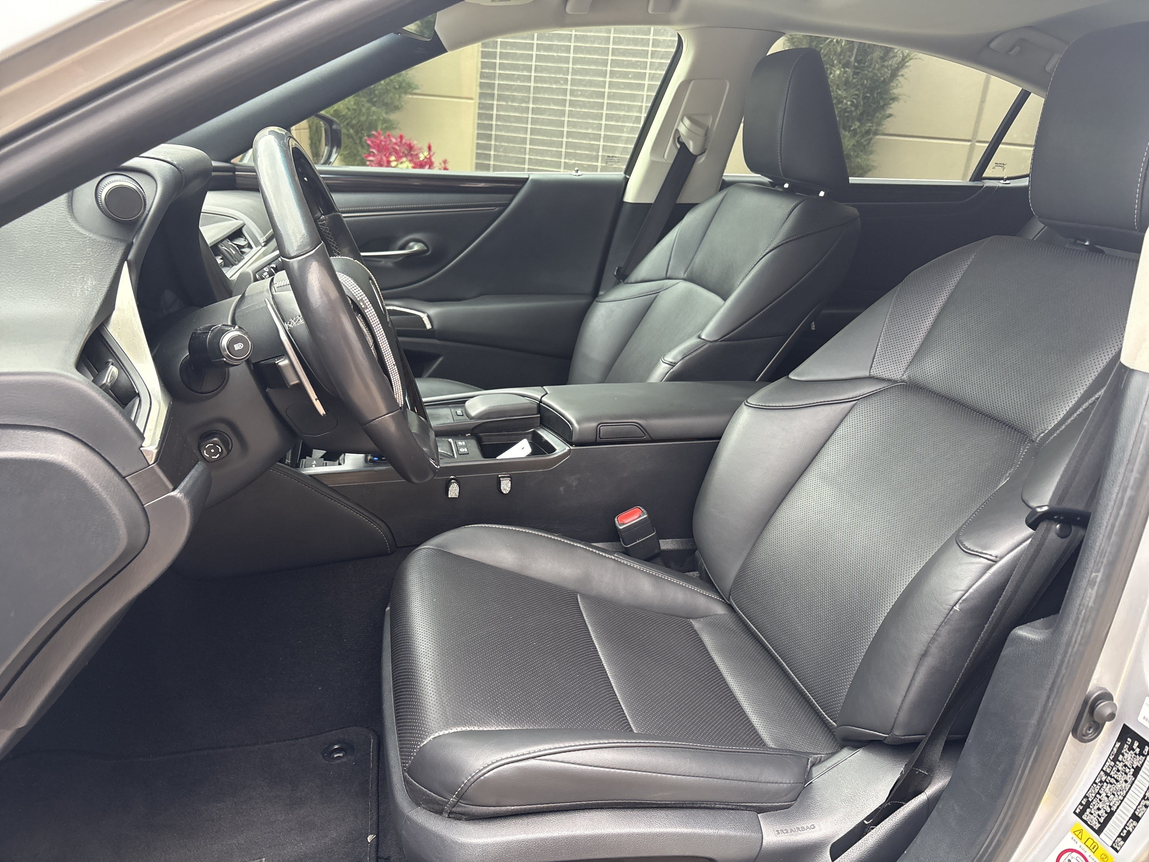 Used 2019 Lexus ES 300h w/ Premium Package FWD image 16