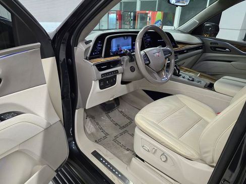 Used 2023 Cadillac Escalade Sport Platinum AWD/4WD image 18