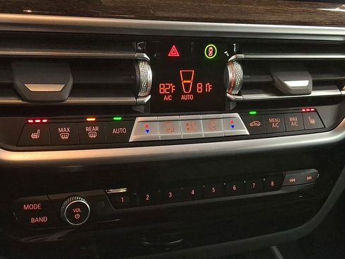 Used 2025 BMW X4 xDrive30i image 13