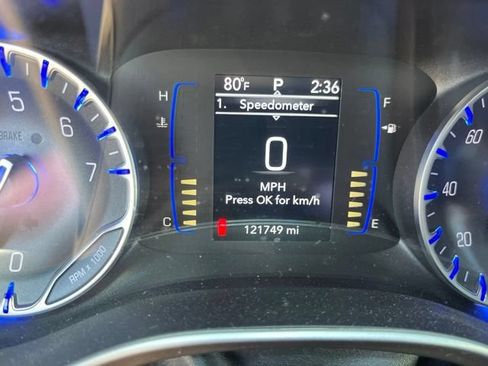 Used 2018 Chrysler Pacifica Touring Plus FWD image 2