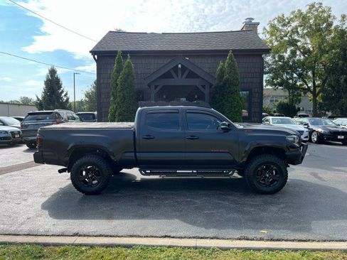 Used 2017 Toyota Tacoma TRD Sport w/ Tow Package image 11