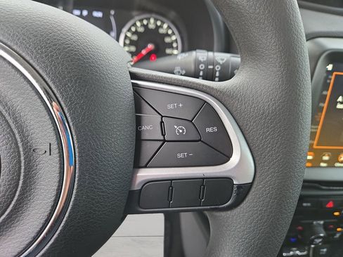 Used 2023 Jeep Renegade Latitude image 19