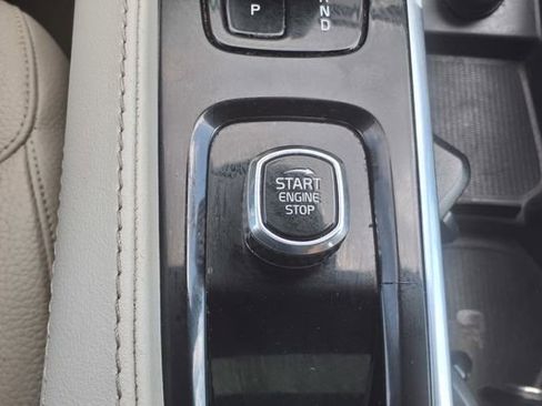 Certified 2023 Volvo XC90 B6 Plus AWD/4WD image 32