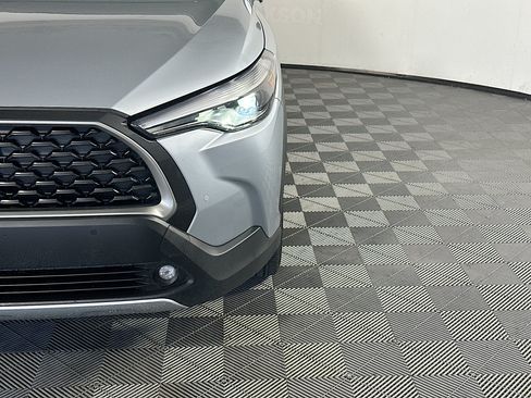 Certified 2024 Toyota Corolla Cross XLE w/ Convenience Package FWD image 9