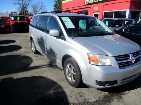 Used 2009 Dodge Grand Caravan SXT w/ Family Value Group image 1