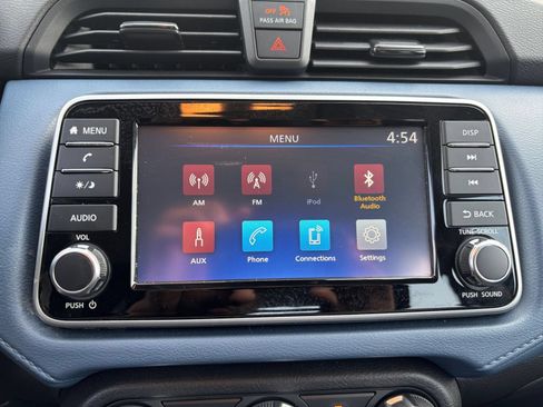 Used 2025 Nissan Versa SV FWD image 20