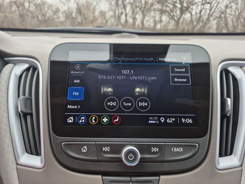 Used 2023 Chevrolet Malibu LT FWD image 15