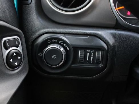 Used 2019 Jeep Wrangler Unlimited Sport S AWD/4WD image 8